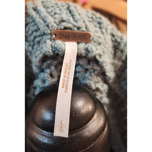 Free People Cable Sweater Knit in White Spruce, Size Large - Picture 8 of 10